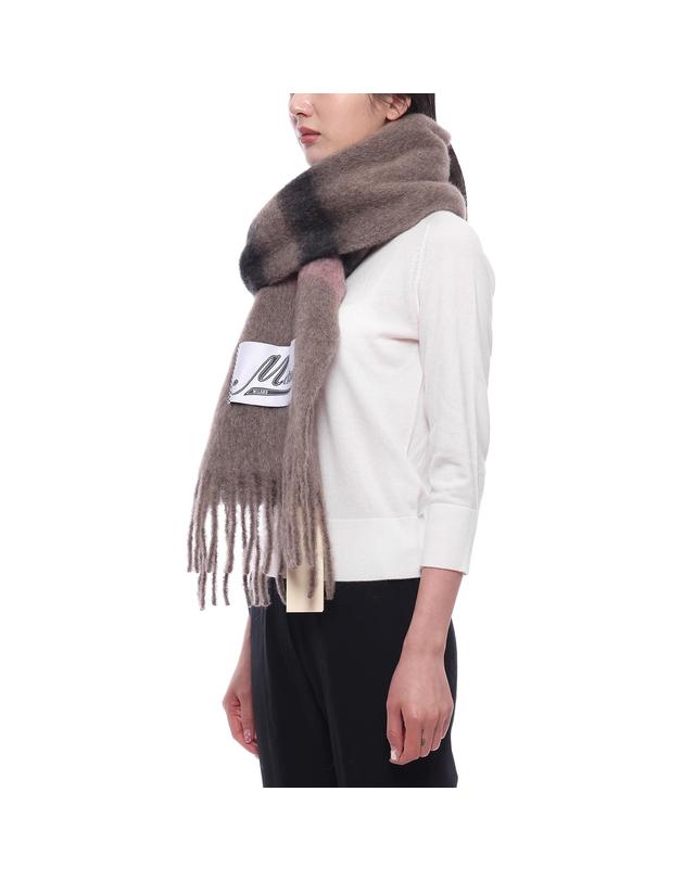 마르니 24FW 여성 스트라이프 알파카 모헤어 머플러 (SCMC0122Y0 UAW037 STC68 24F) 착용컷