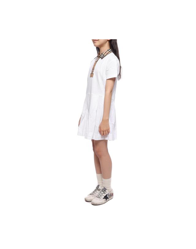 버버리 23SS 빈티지 체크 피케 원피스 (8053562 WHITE 23S) 착용컷