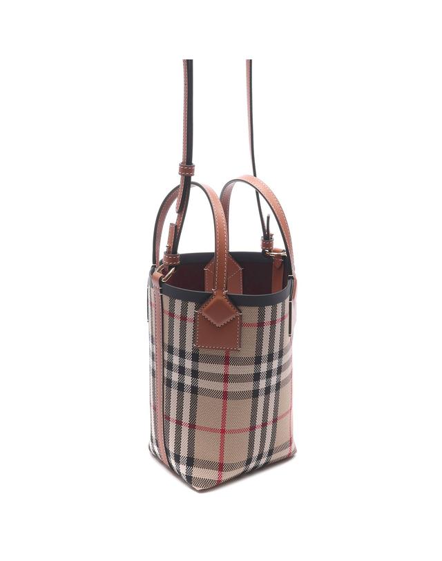 버버리 [유니코] [버버리] 23FW 여성 런던 미니 토트숄더백 (8070461 VINTAGE CHECK ARCHIVE BEIGE 23F) (8070461 VINTAGE CHECK ARCHIVE BEIGE 23F) 착용컷