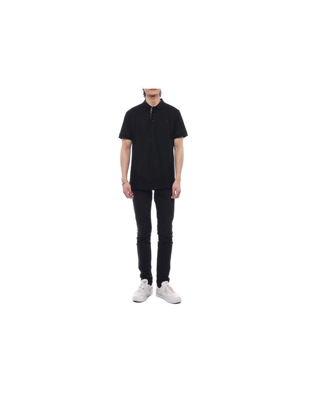 버버리 24SS 남성 자수 로고 폴로 반팔티셔츠 (8084010 BLACK 24S) 착용컷