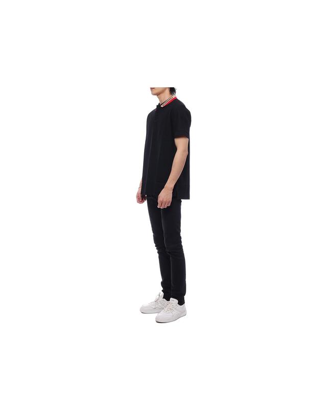 버버리 24SS 남성 스트라이프 로고 폴로 반팔티셔츠 (8083154 BLACK 24S) 착용컷