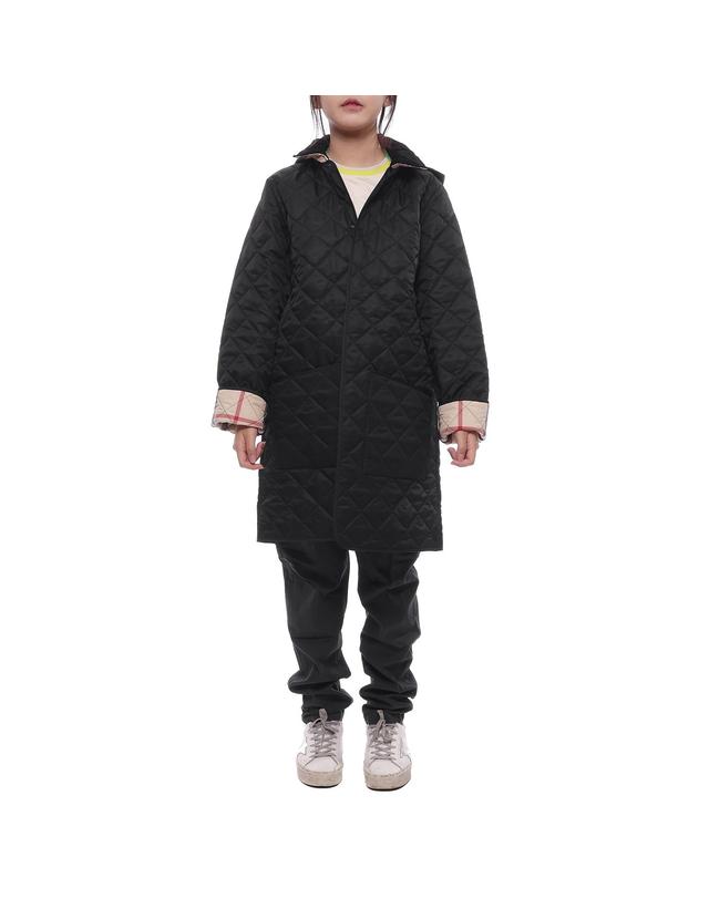 버버리 24FW 코듀로이 다이아몬드 퀼팅 코트 (8092531 BLACK 24F) 착용컷