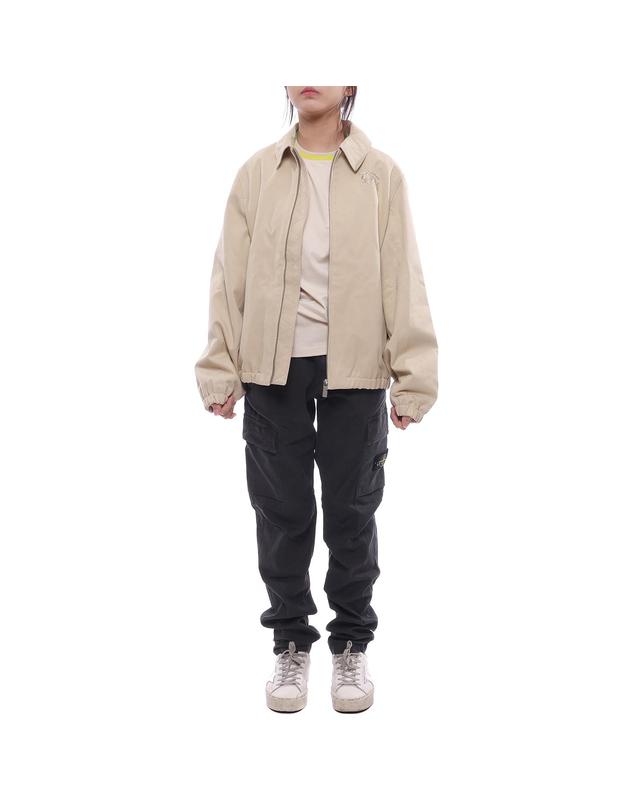 버버리 24FW 해링턴 재킷 (8088457 PALE STONE 24F) 착용컷