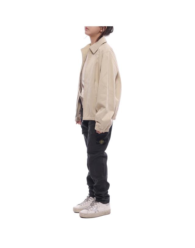 버버리 24FW 해링턴 재킷 (8088457 PALE STONE 24F) 착용컷