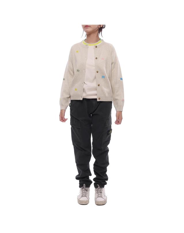 버버리 24SS EKD 자수 가디건 (8081949 WHEAT 24S) 착용컷