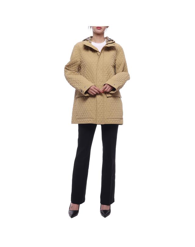 버버리 24FW 여성 체크 후드 퀼팅 재킷 (8093877 FLAX 24F) 착용컷