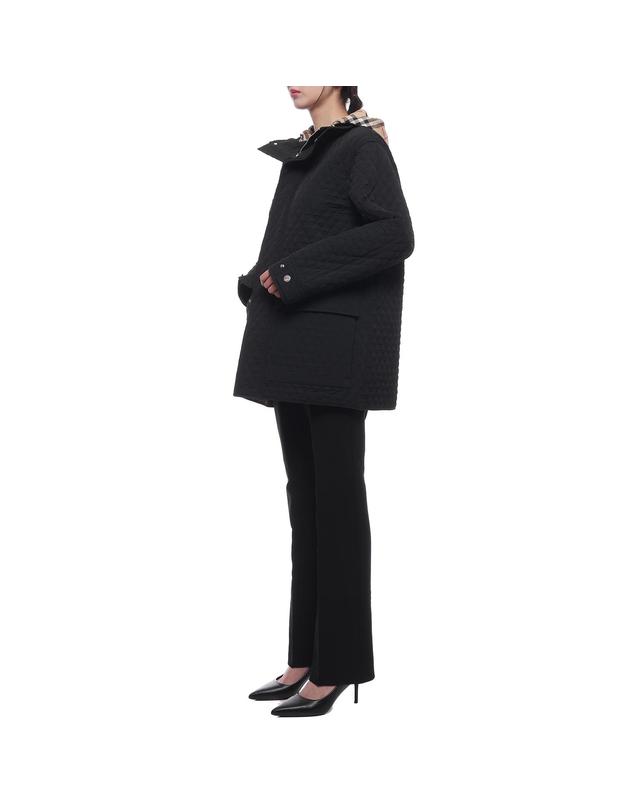 버버리 24FW 여성 체크 후드 퀼팅 재킷 (8093876 BLACK 24F) 착용컷