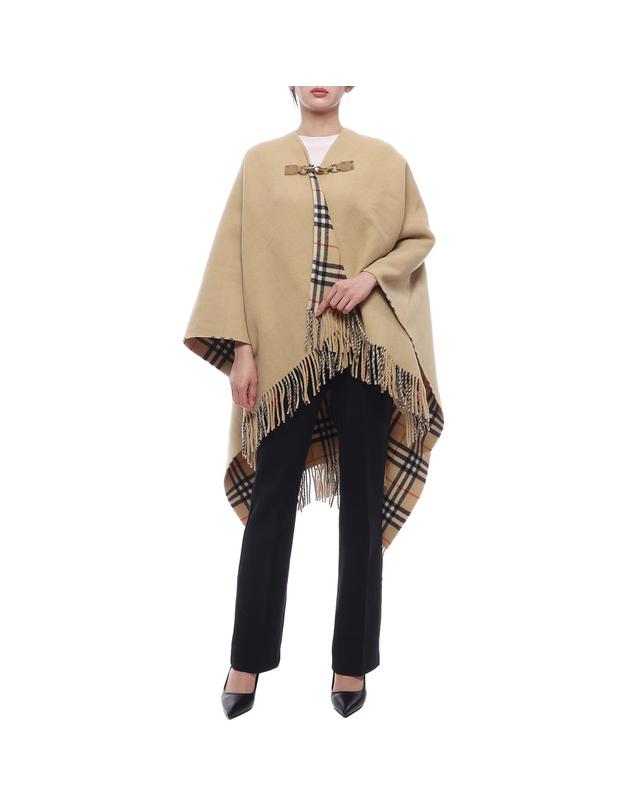 버버리 24FW 여성 체크 울 케이프 (8096630 SAND 24F) 착용컷