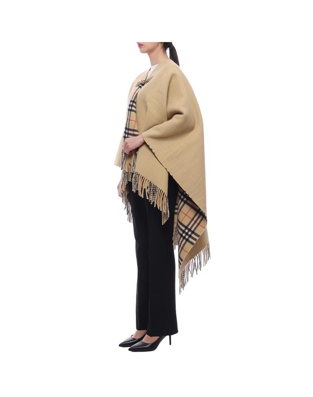 버버리 24FW 여성 체크 울 케이프 (8096630 SAND 24F) 착용컷