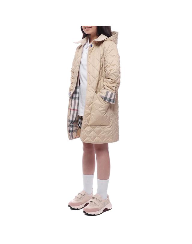 버버리 24FW 코듀로이 다이아몬드 퀼팅 코트 (8092530 PALE STONE 24F) 착용컷