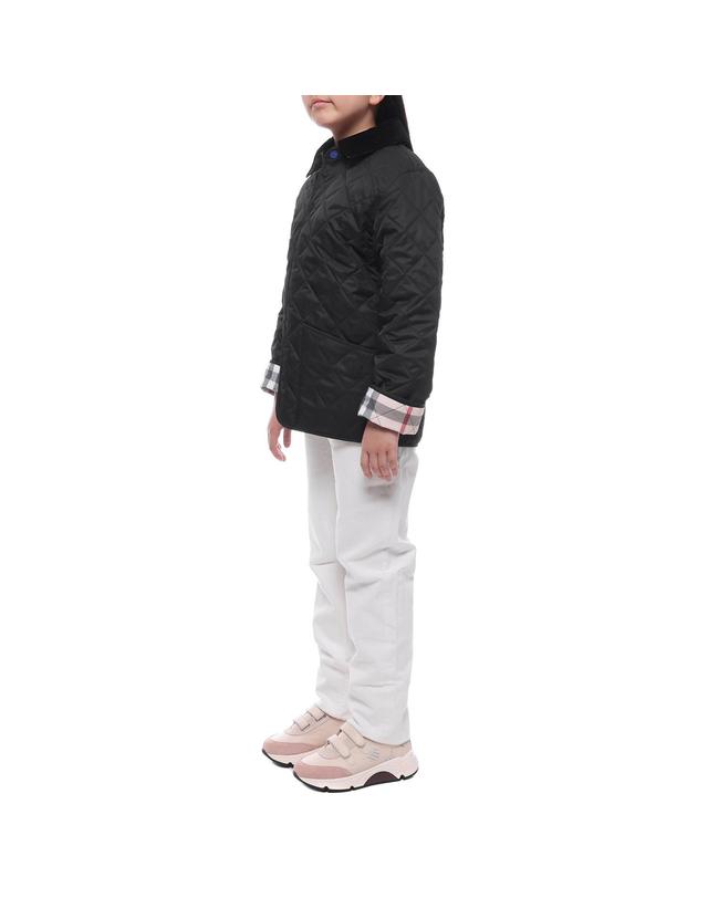 버버리 24FW 코듀로이 다이아몬드 퀼팅 재킷 (8092519 BLACK 24F) 착용컷