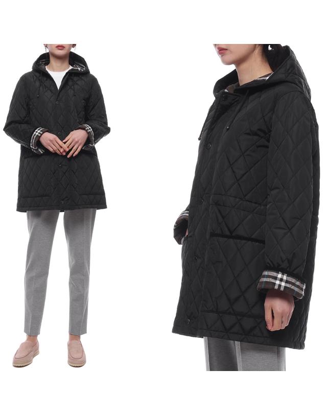 버버리 25SS 여성 코듀로이 트리밍 퀼팅 후드 재킷 (8105107 BLACK 25S) 착용컷