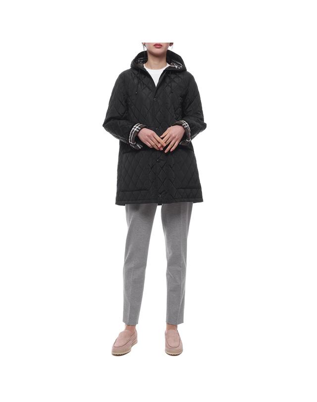 버버리 25SS 여성 코듀로이 트리밍 퀼팅 후드 재킷 (8105107 BLACK 25S) 착용컷