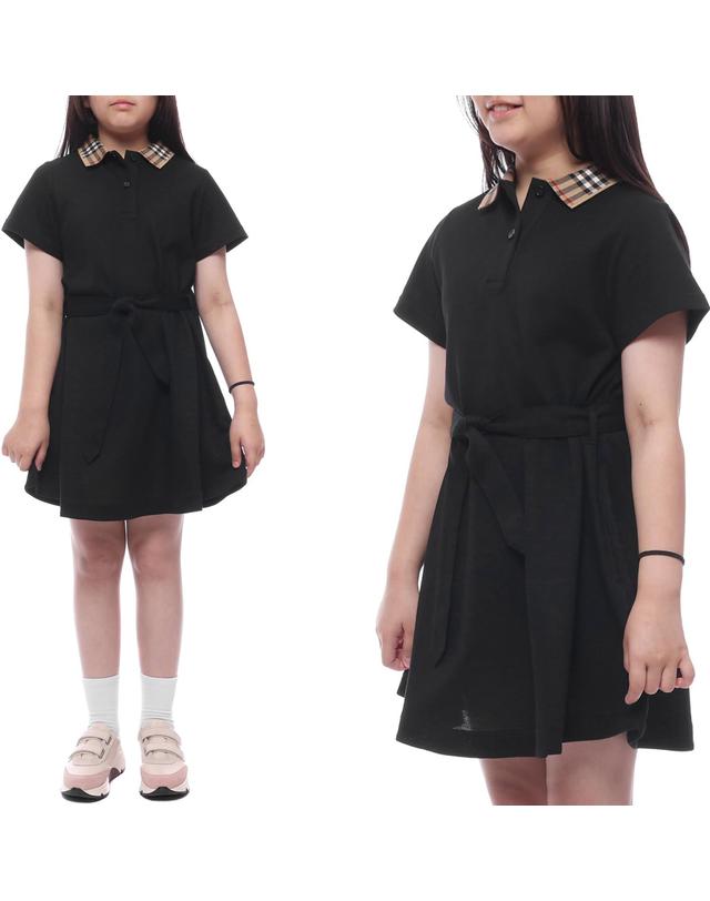 버버리 25SS 체크 카라 폴로 원피스 (8105585 BLACK 25S) 착용컷