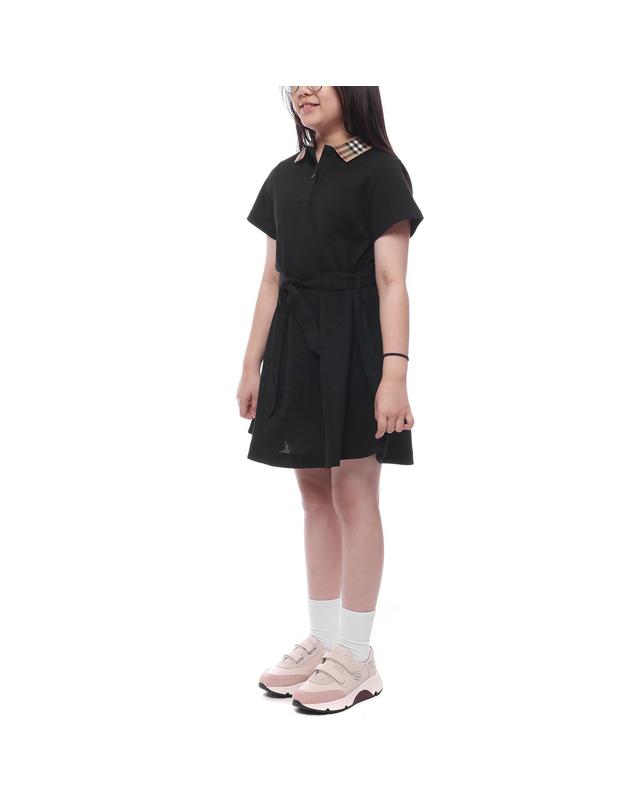 버버리 25SS 체크 카라 폴로 원피스 (8105585 BLACK 25S) 착용컷