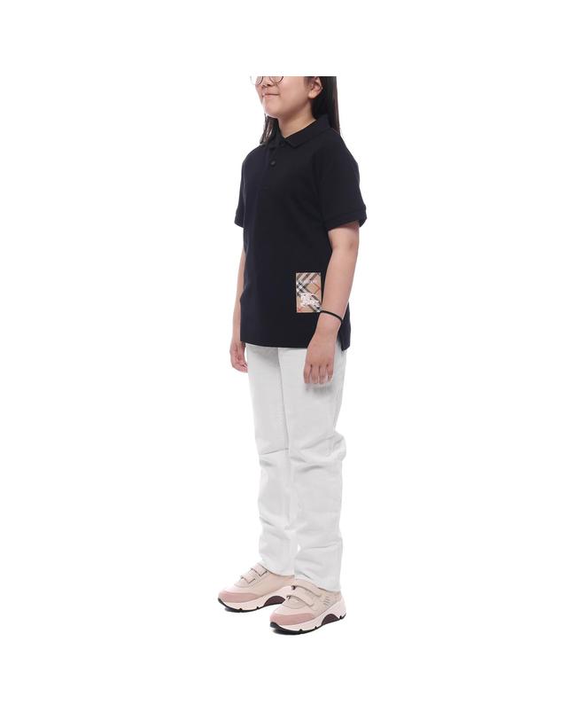 버버리 25SS 체크 라벨 폴로 반팔티셔츠 (8105079 BLACK 25S) 착용컷