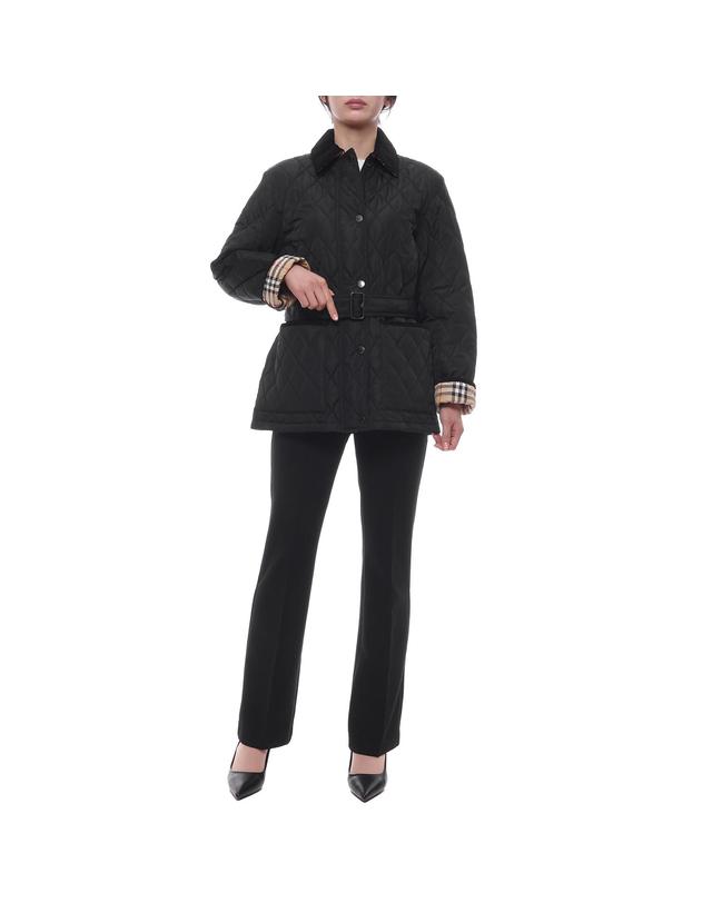 버버리 25FW 여성 코듀로이 퀼팅 재킷 (8110378 BLACK 25F) 착용컷