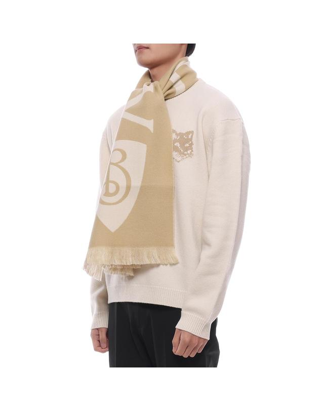 버버리 25FW 남성 로고 울 머플러 (8109562 SAND M 25F) 착용컷