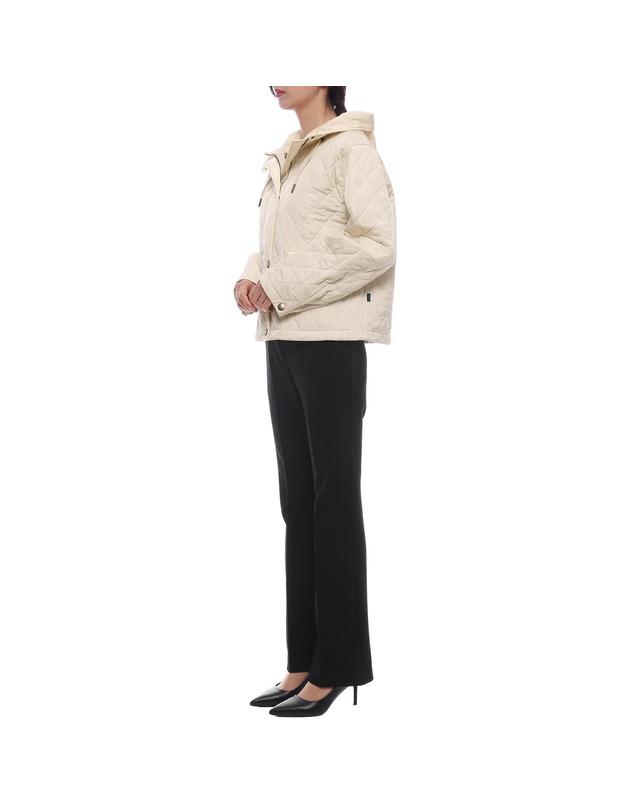버버리 25FW 여성 퀼팅 후드 크롭 재킷 (8110327 NUTMEG 25F) 착용컷