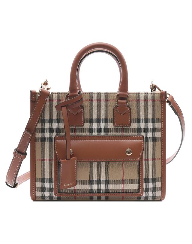 버버리 25FW 여성 프레야 미니 토트숄더백 (8109793 VINTAGE CHECK BRIAR BROWN 25F) 착용컷