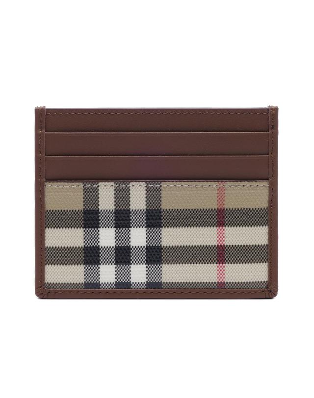 버버리 26FW 남성 체크 카드지갑 (8128825 ARCHIVE BEIGE 26F) 착용컷