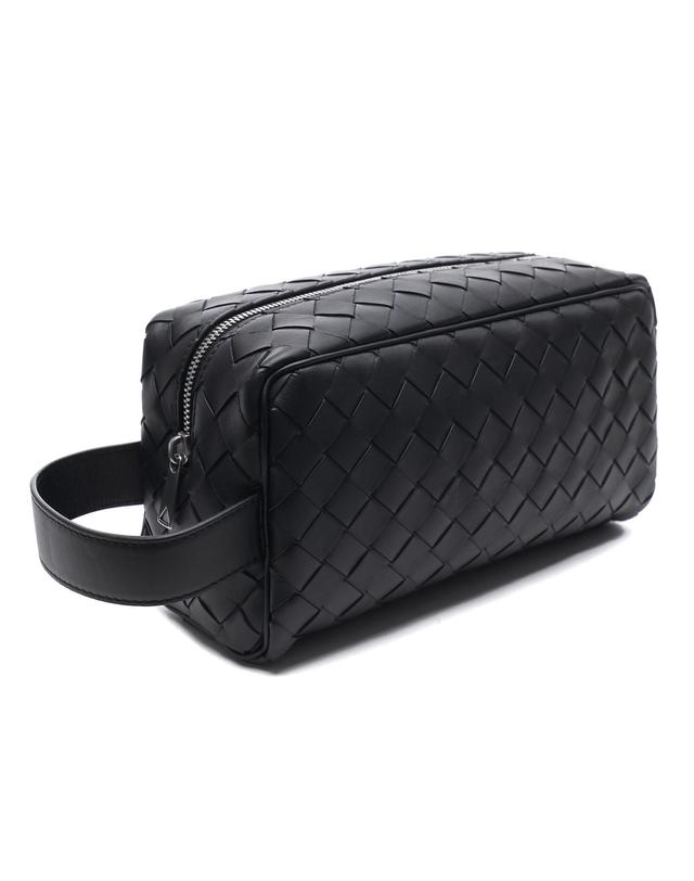 보테가 베네타 26FW 남성 인트레치아토 트래블 파우치백 (729295 VCPQ1 8803 26F) 착용컷