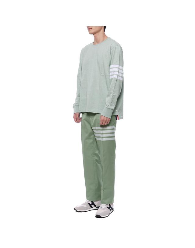 톰브라운 남성 사선 완장 긴팔티셔츠 (MJS117A_06221_350_22F) 착용컷