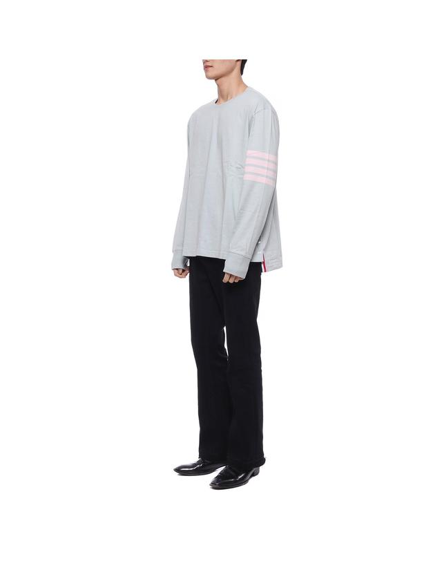톰브라운 남성 사선 완장 긴팔티셔츠 (MJS117A_06221_450_22F) 착용컷