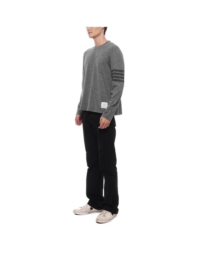 톰브라운 24FW 남성 사선 스트라이프 울 저지 니트 (MJS261A J0149 035 24F) 착용컷