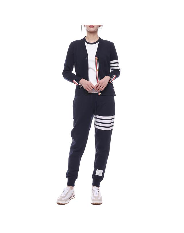 톰브라운 24FW 여성 밀라노 스티치 울 가디건 (FKC207A 00014 415 24F) 착용컷