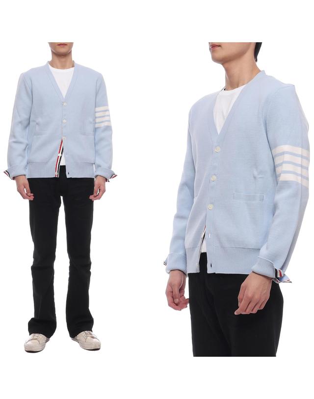 톰브라운 24FW 남성 밀라노 스티치 가디건 (MKC171A 00219 472 24F) 착용컷