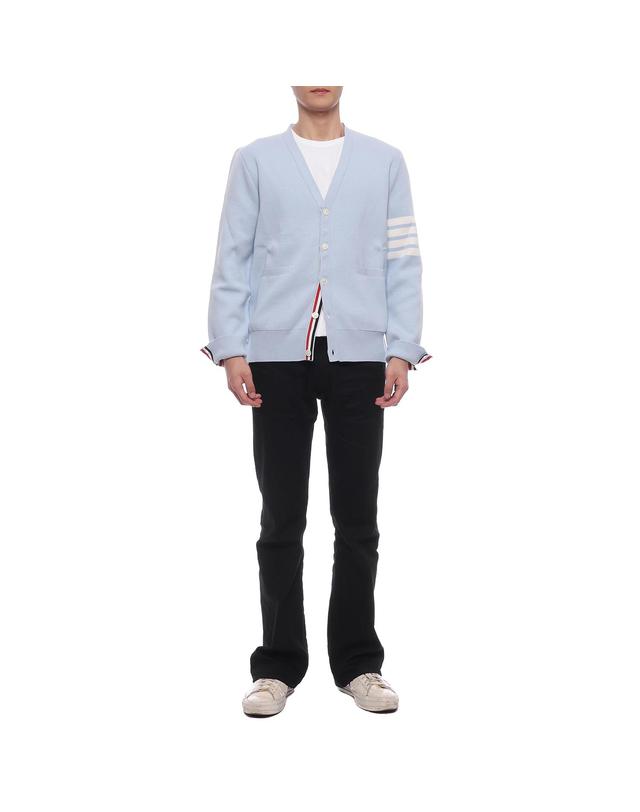 톰브라운 24FW 남성 밀라노 스티치 가디건 (MKC171A 00219 472 24F) 착용컷