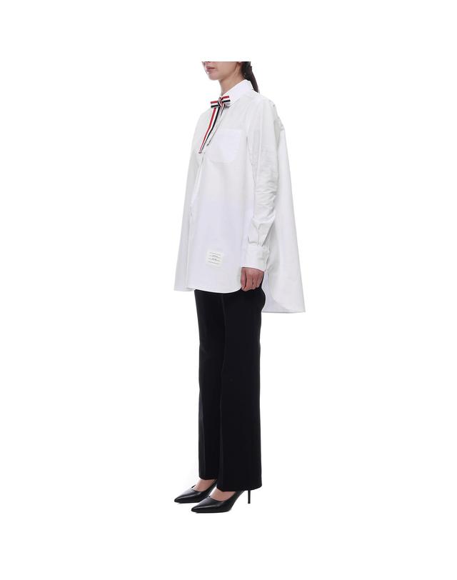 톰브라운 25SS 여성 보우 타이 블루종 셔츠 (FLL139A 06496 100 25S) 착용컷