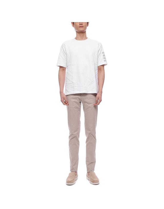 톰브라운 25SS 남성 사선 스트라이프 반팔티셔츠 (MJS246A 07323 100 25S) 착용컷