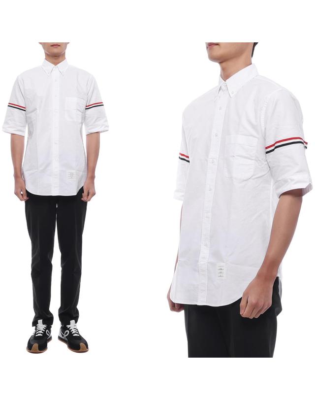 톰브라운 26SS 남성 클래식 폴로 반팔셔츠 (MWS242A F0313 100 26S) 착용컷
