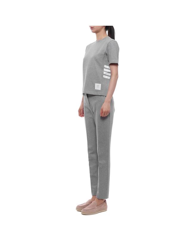 톰브라운 26SS 여성 사선 스트라이프 반팔티셔츠 (FJS207A 00050 055 26S) 착용컷