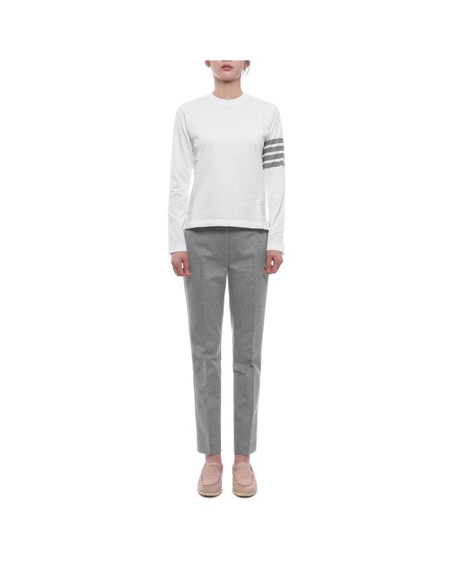 톰브라운 26FW 여성 사선 스트라이프 긴팔티셔츠 (FJS103G 07862 100 26F) 착용컷