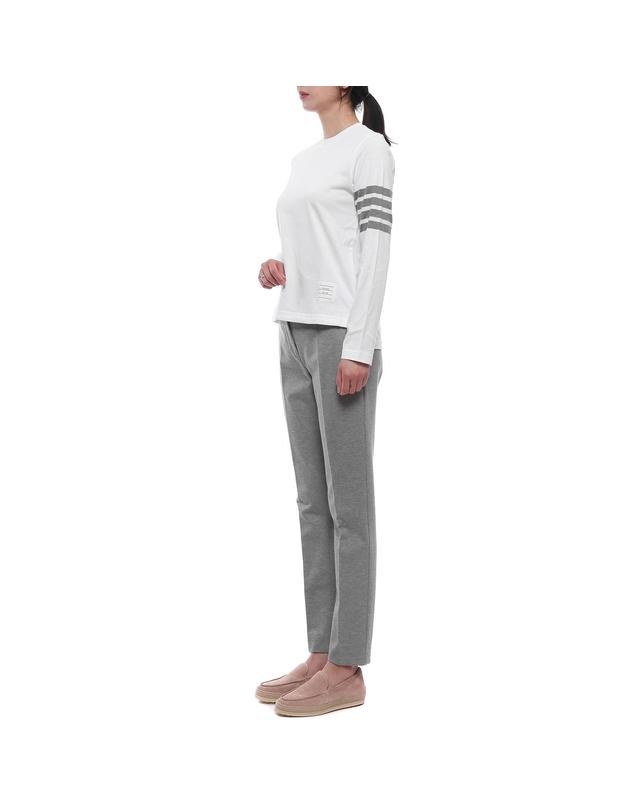 톰브라운 26FW 여성 사선 스트라이프 긴팔티셔츠 (FJS103G 07862 100 26F) 착용컷