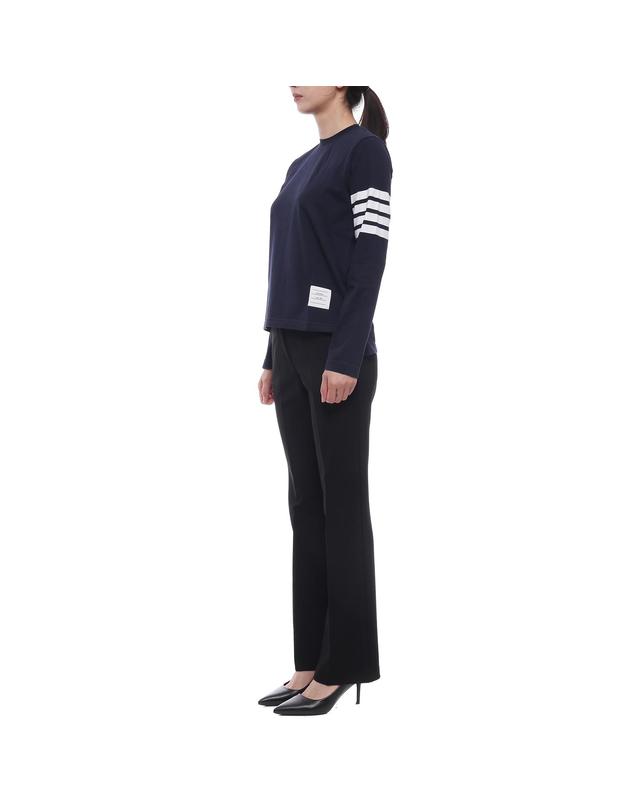 톰브라운 26FW 여성 사선 스트라이프 긴팔티셔츠 (FJS103G 07862 415 26F) 착용컷