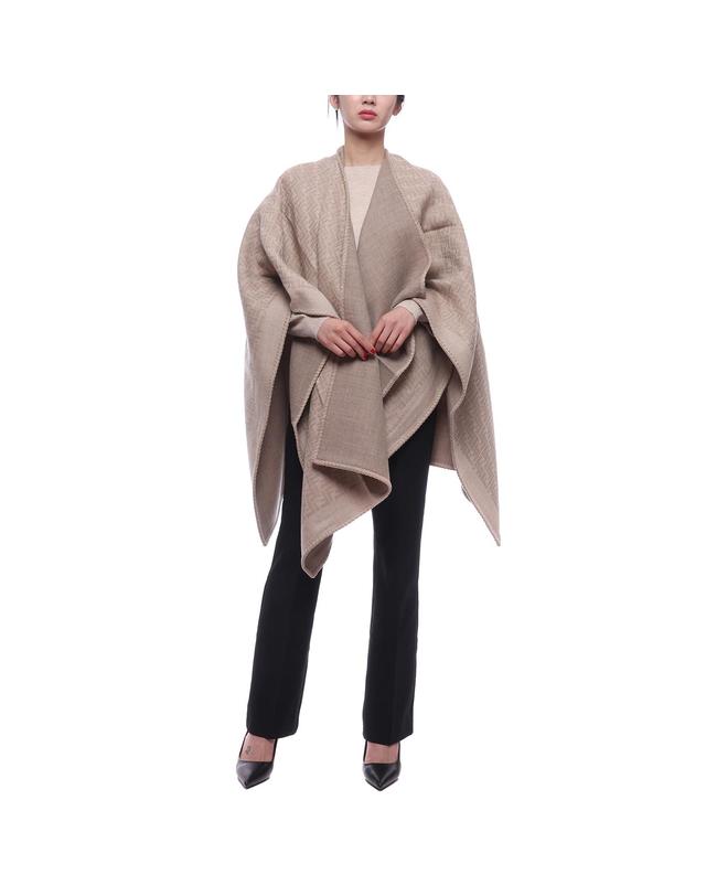펜디 24FW 여성 FF 자카드 울 판초 (FXX776 ASFX F0QB9 24F) 착용컷