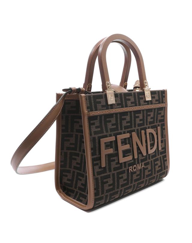 펜디 26SS 여성 선샤인 스몰 토트숄더백 (8BH394 ALVY F1GE3 26S) 착용컷