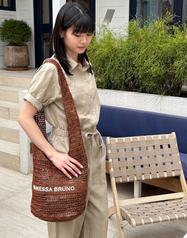 [연예인 착용] 다크브라운 로고자수 라피아 SAC HOBO백