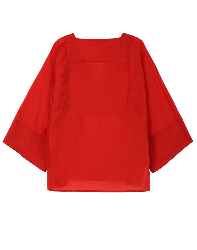 바네사브루노 [Capsule Collection] 레드 헨리넥 면혼방 블라우스 착용컷