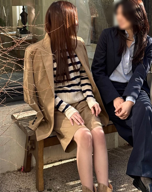 바네사브루노 다크베이지 원버튼 오버핏 자켓 진한 베이지 착용컷