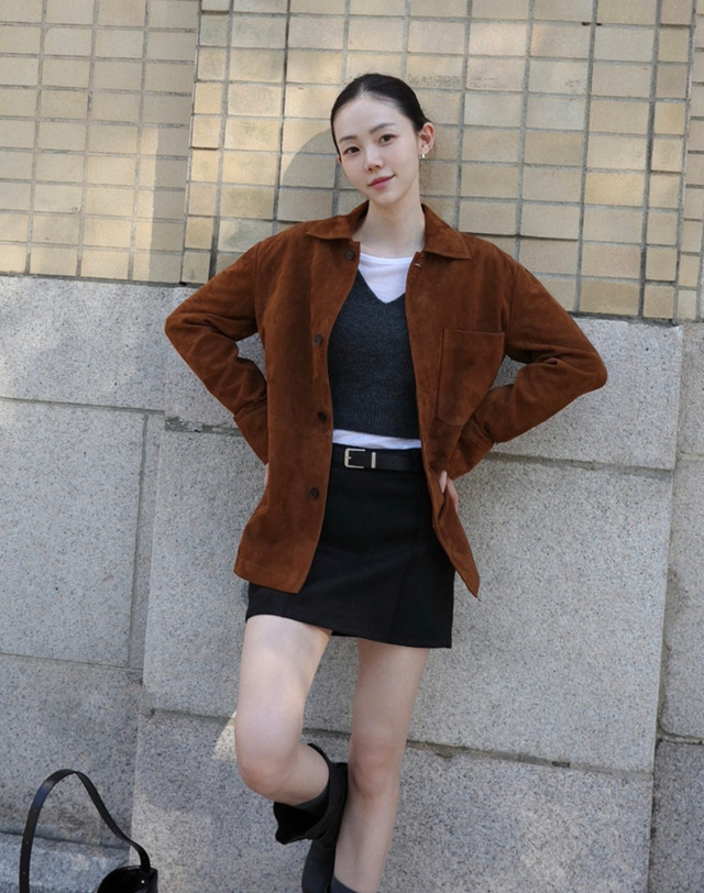 바네사브루노 [연예인 착용] 브라운 포켓 천연 염소가죽 고트 레더 스웨이드 자켓 착용컷