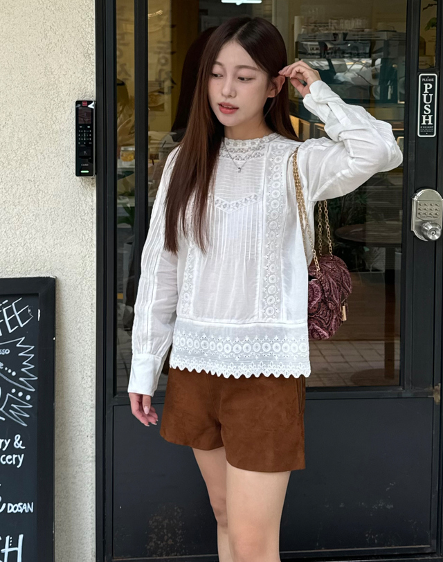 바네사브루노 브라운 스웨이드 숏팬츠 착용컷