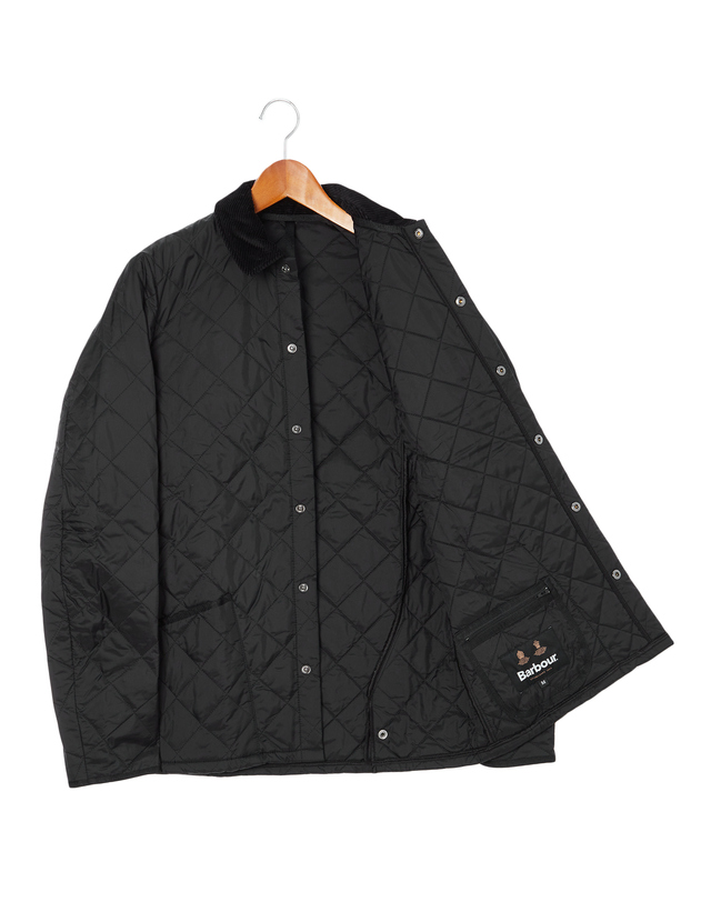 바버 남성 블랙 Heritage Liddesdale 퀼팅 자켓 착용컷