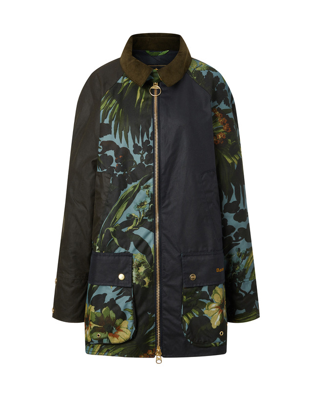 바버 [Barbour X House Of Hackney] 여성 블루 Printed Handley 왁스 자켓 착용컷