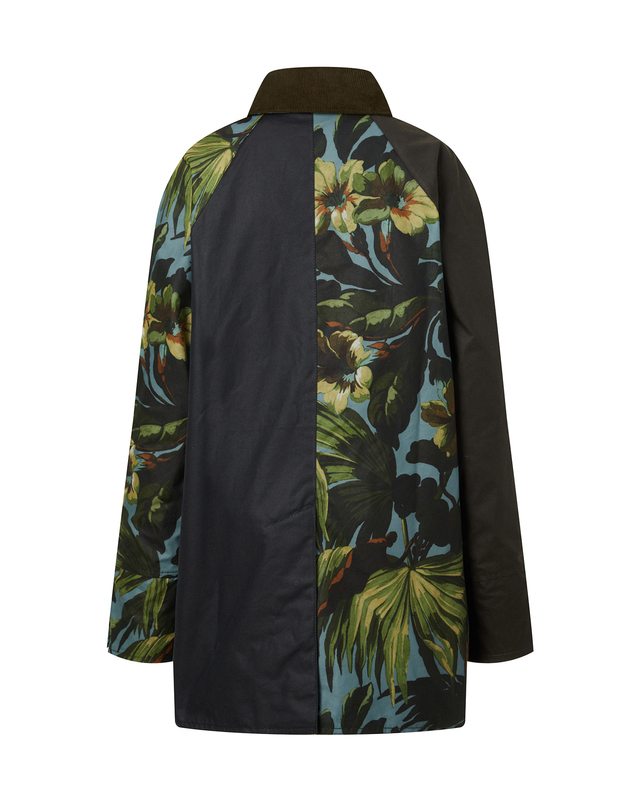 바버 [Barbour X House Of Hackney] 여성 블루 Printed Handley 왁스 자켓 착용컷