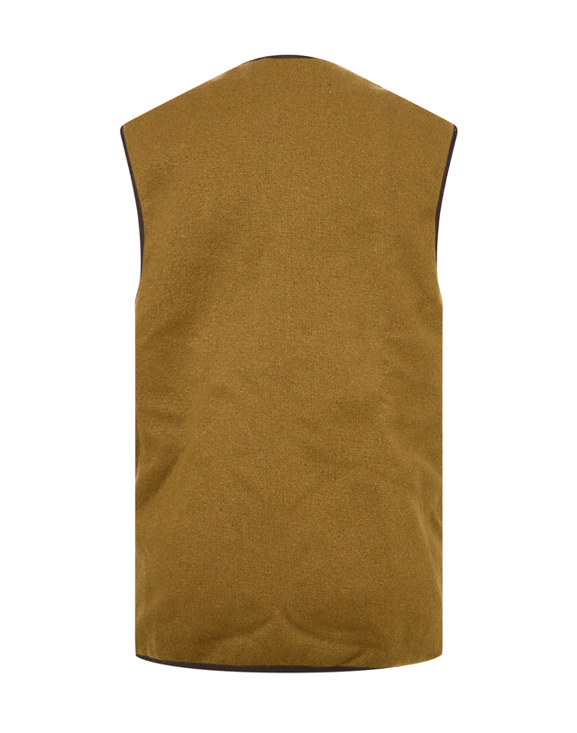 바버 남성 브라운 Warm Pile Waistcoat Zip 베스트 착용컷